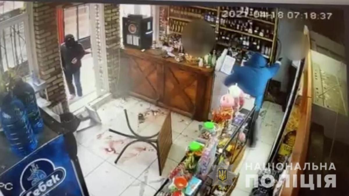 Били битами та стріляли: на Харківщині напали на чоловіка – відео Били битами та стріляли: на Харківщині напали на чоловіка – відео