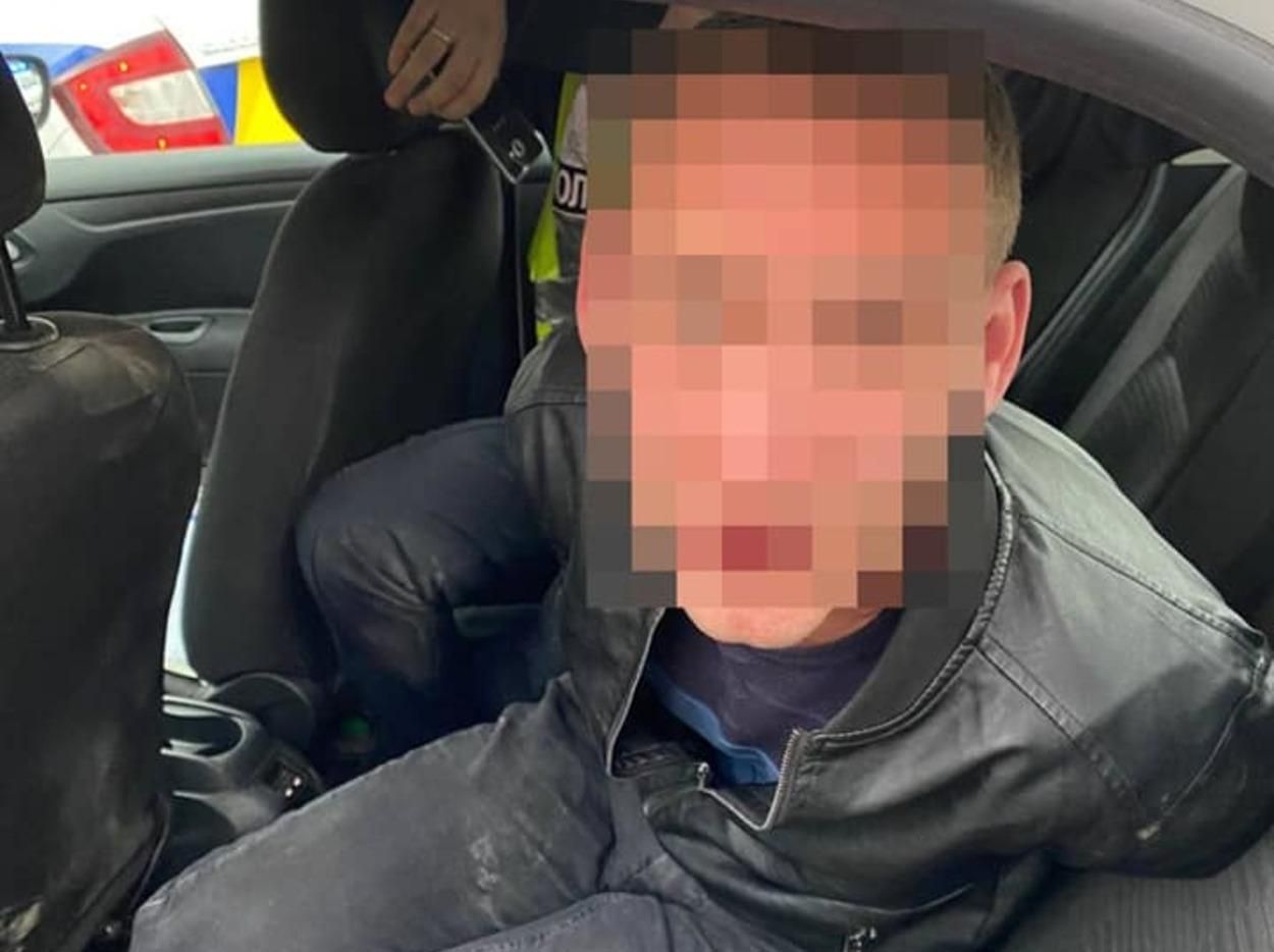 Во Львове пьяный неадекватный мужчина избил патрульных: фото Во Львове пьяный неадекватный мужчина избил патрульных: фото