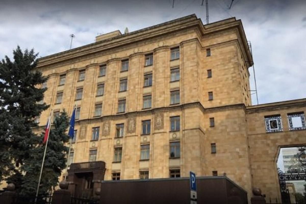 Москва заборонила чеському посольству наймати громадян Росії