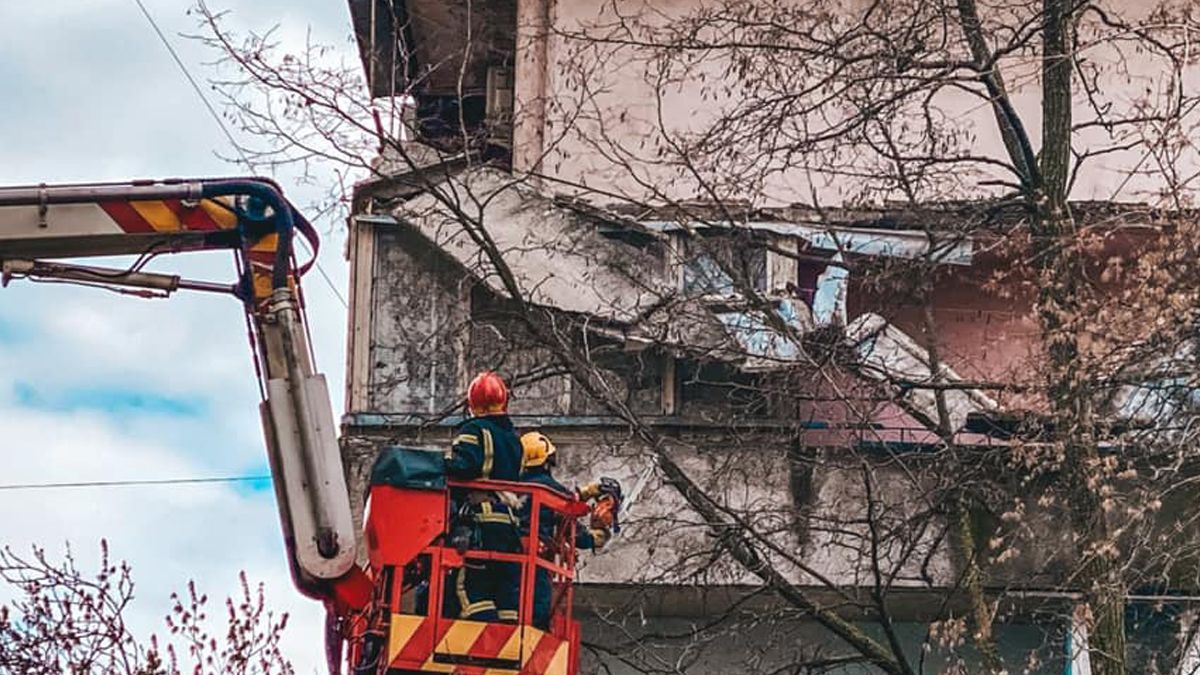 Обвал балконов в Киеве: обвиняют владельца квартиры 