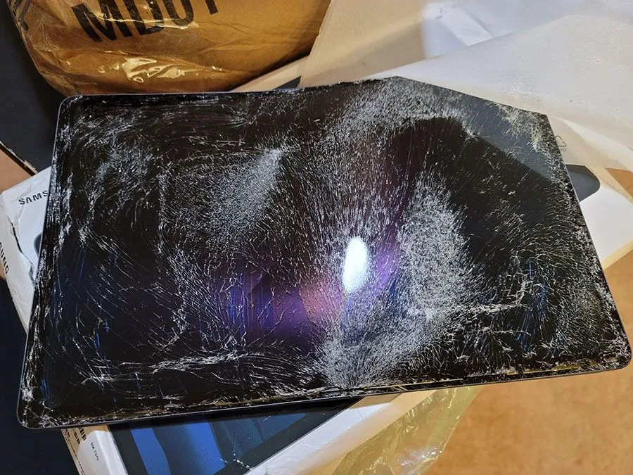 Планшет поламаний Планшет поламаний