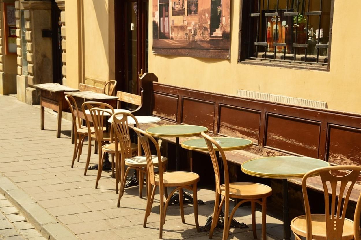 Во Львове из-за нарушения карантина закрыли 2 известные рестораны 