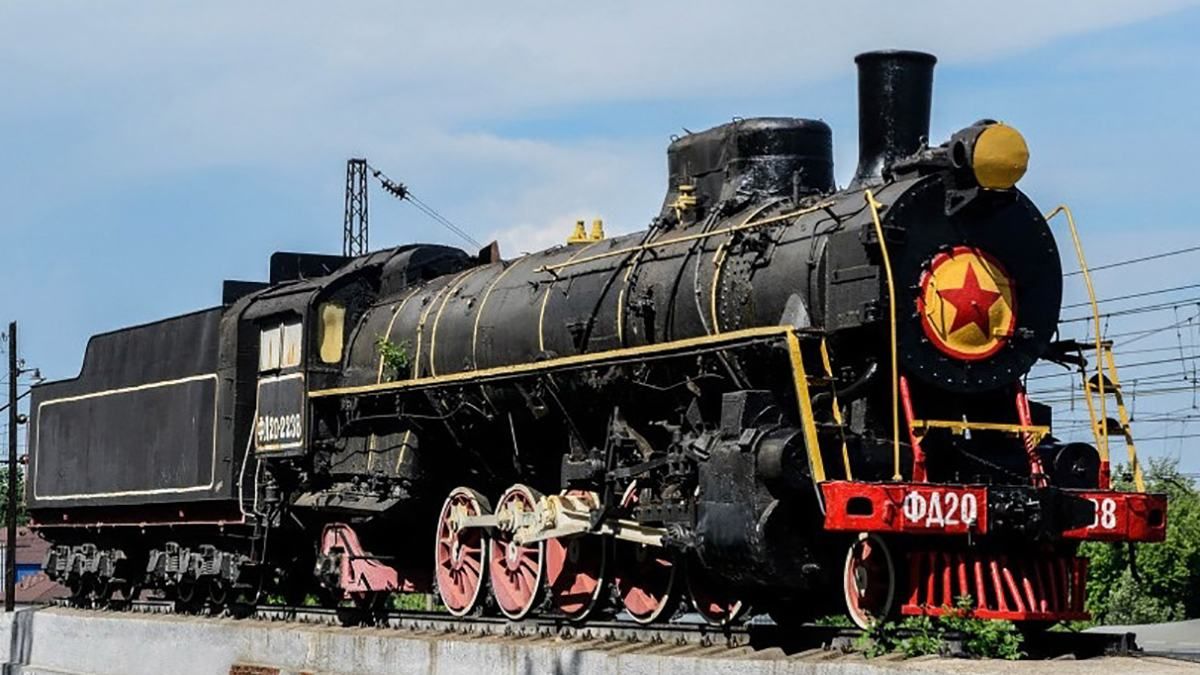 У Харкові діти підпалили пам'ятник паровозу: деталі У Харкові діти підпалили пам'ятник паровозу: деталі