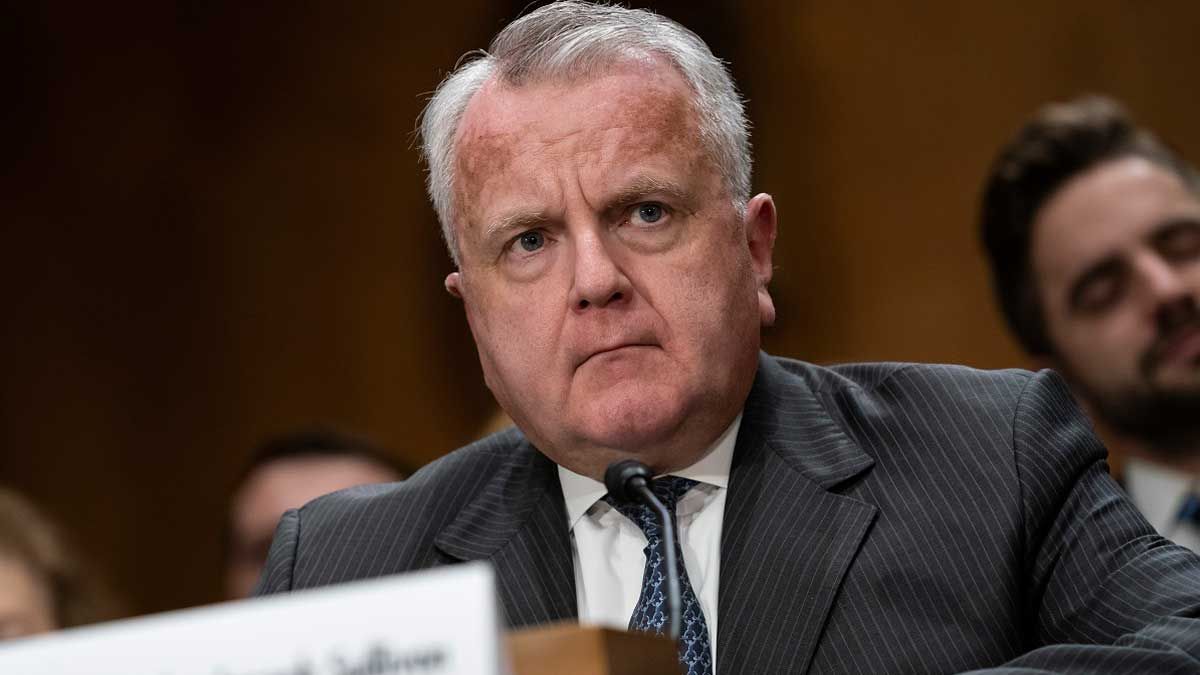 Посол США Джон Салливан решил покинуть Москву Посол США Джон Салливан решил покинуть Москву