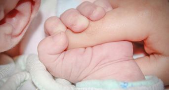 У Львові рятують немовля з важким перебігом СOVID-19: воно народилось від хворої мами