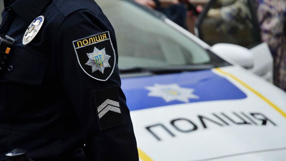 Викрали пів мільйона гривень з вантажівки на СТО в Дніпрі: деталі Викрали пів мільйона гривень з вантажівки на СТО в Дніпрі: деталі