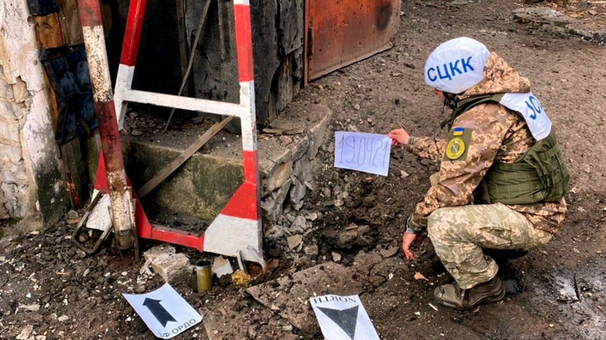 Окупанти на Донбасі мінують села мінами ПОМ з Росії Окупанти на Донбасі мінують села мінами ПОМ з Росії