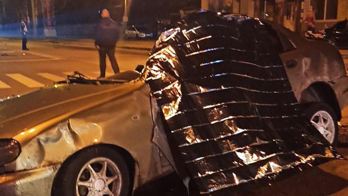 Смертельна ДТП з Daewoo Lanos у Харкові: летів 100 метрів – відео Смертельна ДТП з Daewoo Lanos у Харкові: летів 100 метрів – відео