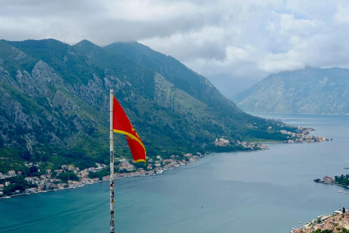 Чорногорія скасувала всі обмеження для українських туристів