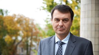 "Вас били?" – Гетманцев вийшов з ОП із перебинтованим носом