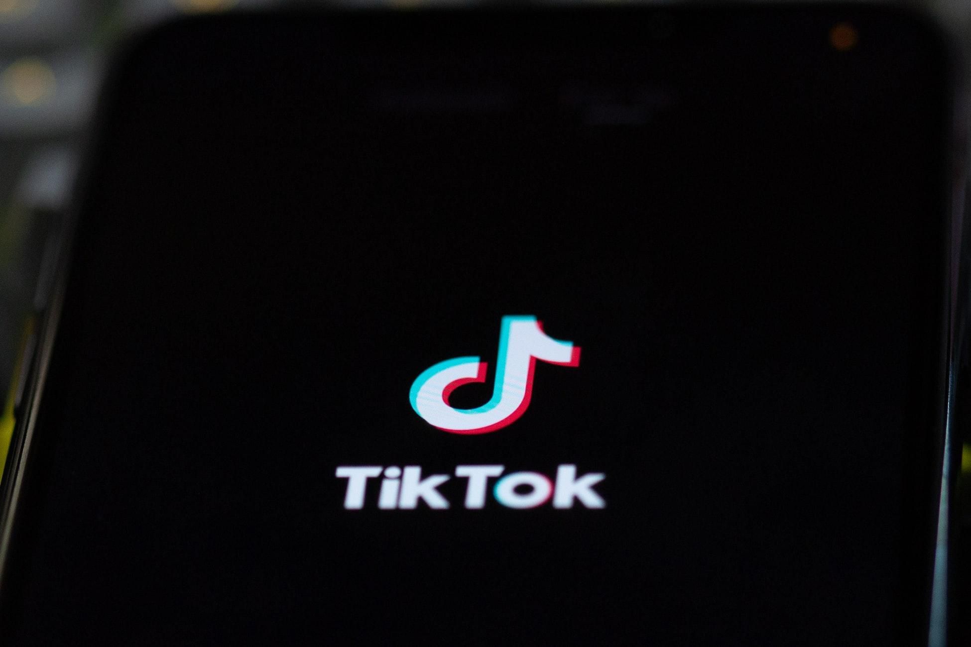 На TikTok подали в суд за незаконне збирання інформації про дітей