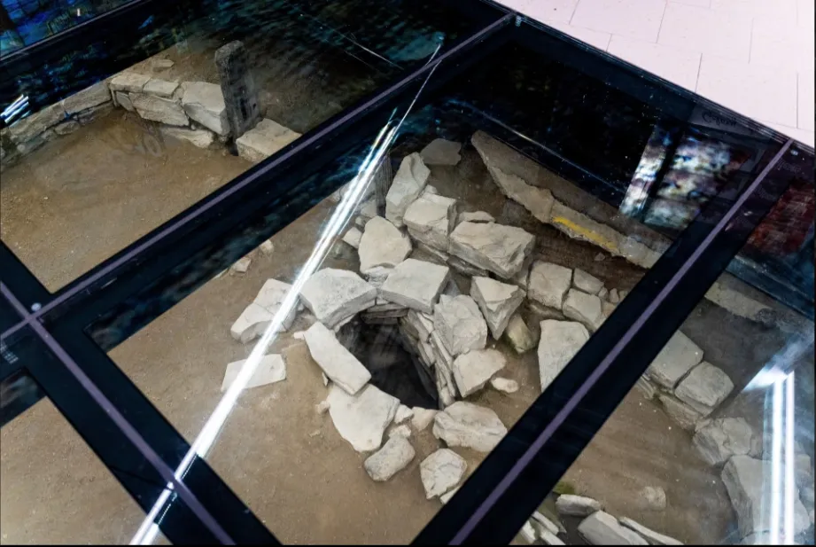 скляна підлога над руїнами скляна підлога над руїнами