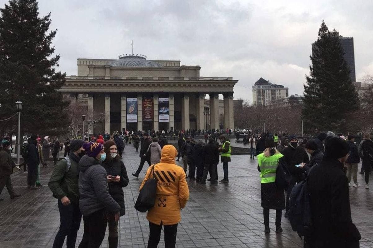 На акціях через Навального затримали майже 2 тисячі людей