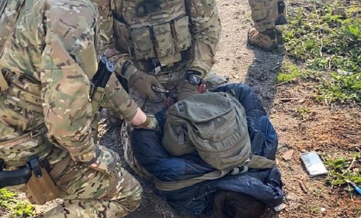 Собирал данные о военных: в Житомирской области задержали агента ФСБ Собирал данные о военных: в Житомирской области задержали агента ФСБ