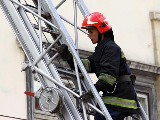 Во Львове на территории Музея-мемориала Тюрьма на Лонцкого случился пожар: фото и видео Во Львове на территории Музея-мемориала Тюрьма на Лонцкого случился пожар: фото и видео