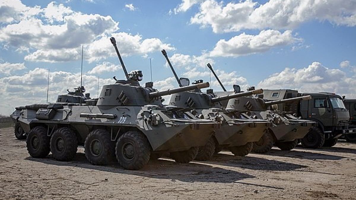 Россия отводит войска от границы Украины, но оставляет технику