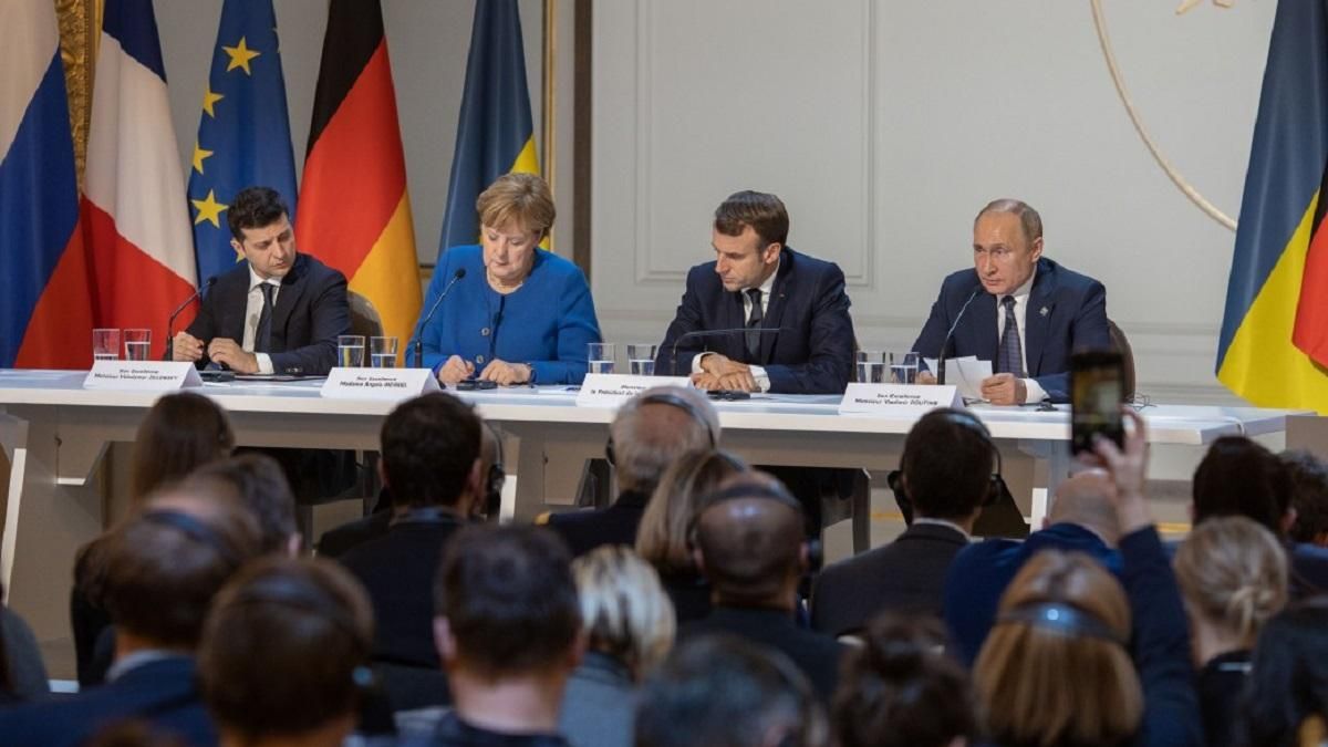 Зеленський Путіну в очі висловив принципову позицію по Донбасу Зеленський Путіну в очі висловив принципову позицію по Донбасу