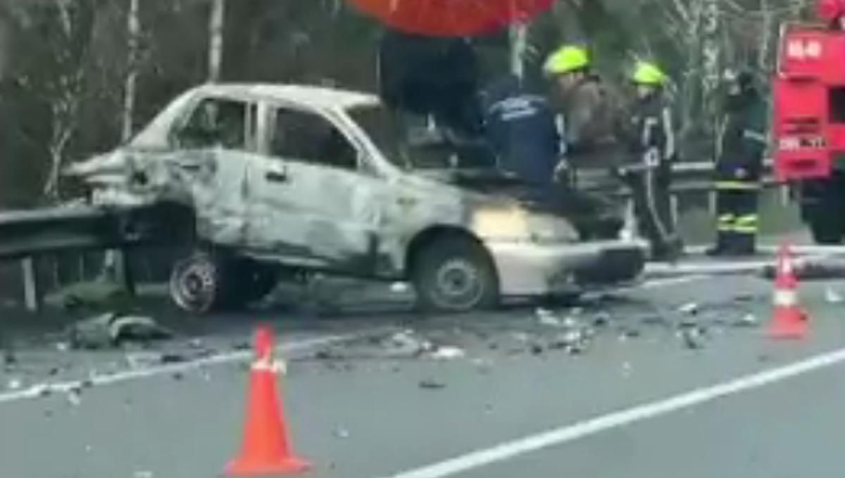 На трассе под Киевом из-за ДТП взорвалась машина