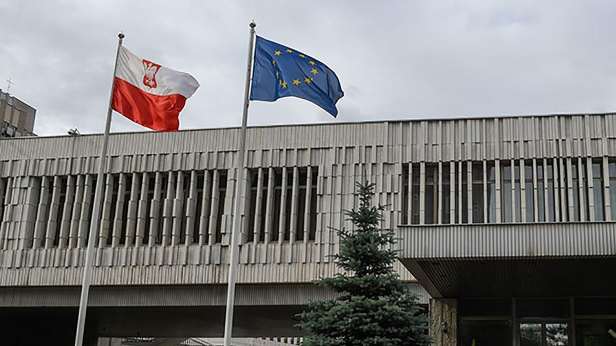 Россия высылает 5 польских дипломатов