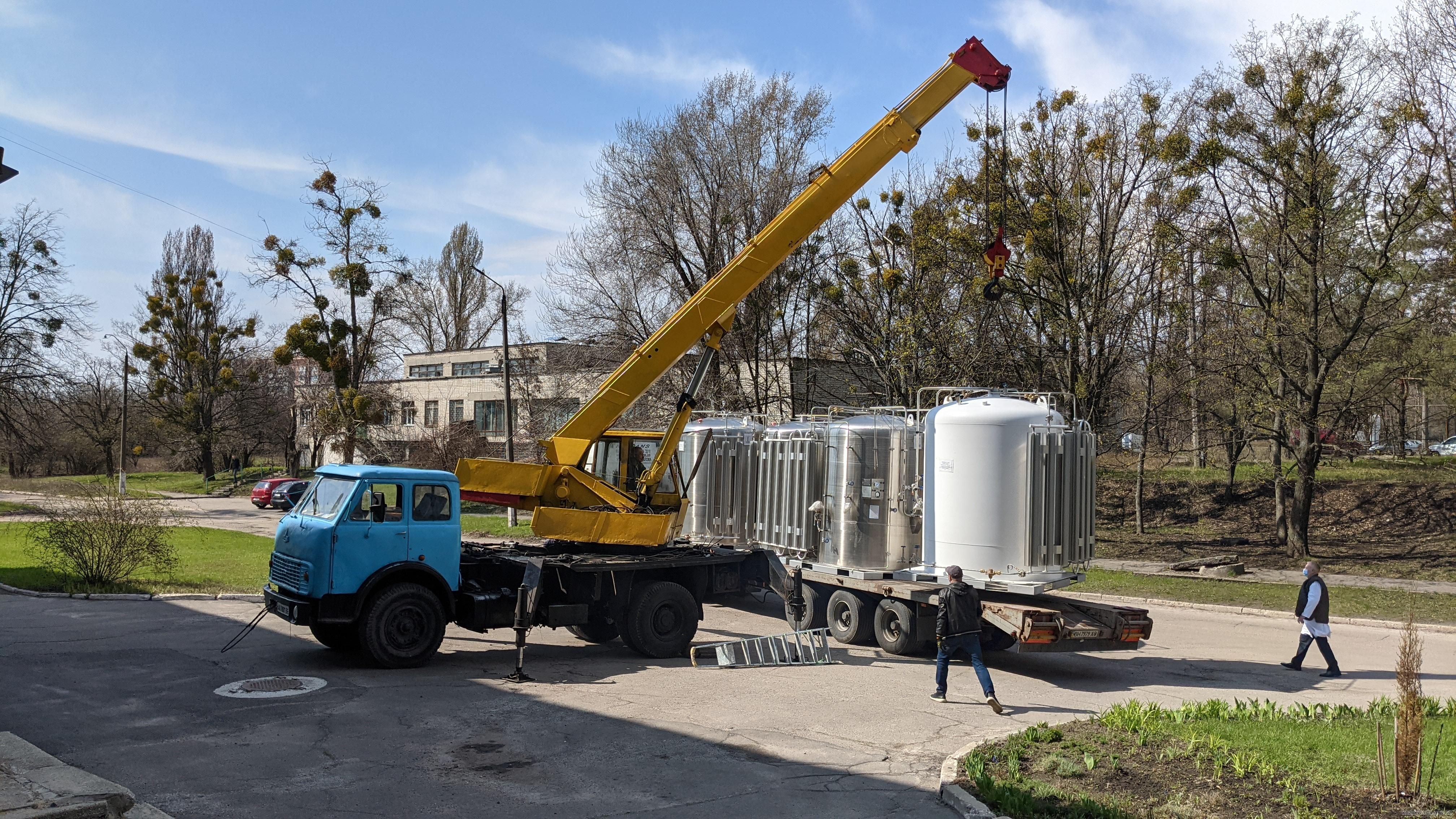 На Харьковщину прибыли 4 новые кислородные бочки: почему задержались На Харьковщину прибыли 4 новые кислородные бочки: почему задержались