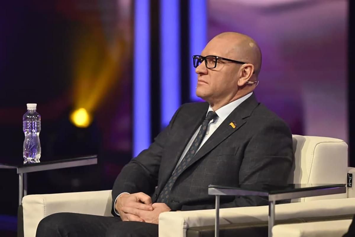 Нардеп Евгений Шевченко назвав ведущего идиотом Нардеп Евгений Шевченко назвав ведущего идиотом