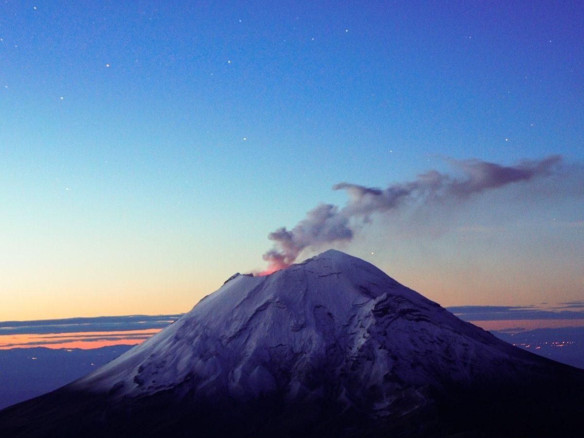 Попередили про небезпеку: в Японії активізувався вулкан Сакурадзіма