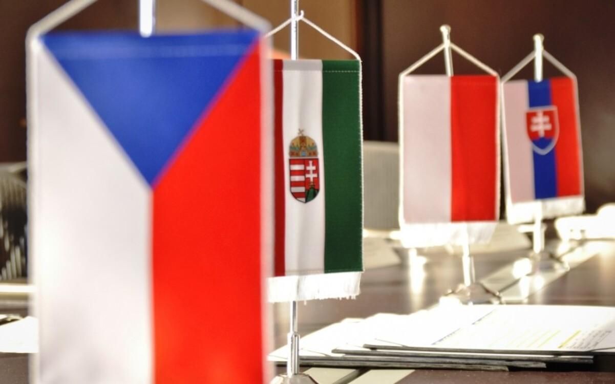 Польща терміново скликає прем’єрів Вишеградської групи через Росію