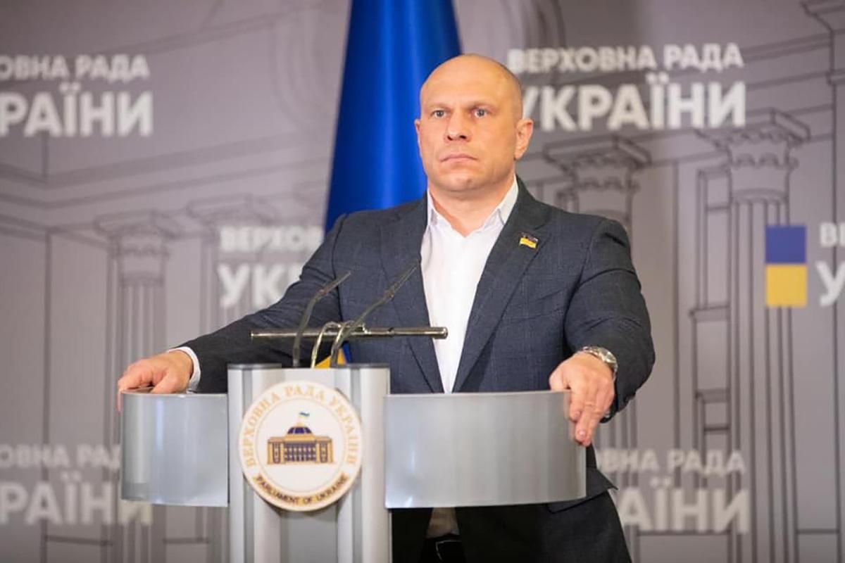 Мокрик назвав дисертацію Киви жомом на папері Мокрик назвав дисертацію Киви жомом на папері