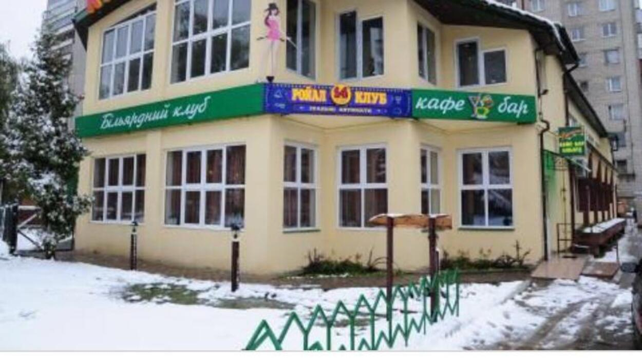 Едва не зарезал мужчину возле кафе: во Львове суд наказал злоумышленника 