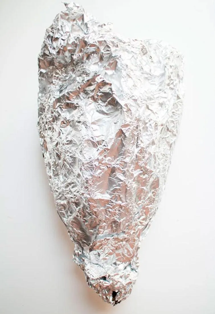 Загорніть селеру у фольгу Загорніть селеру у фольгу