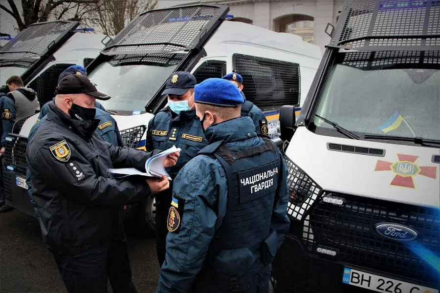 Військові готуються патрулювати вулиці Одеси Військові готуються патрулювати вулиці Одеси