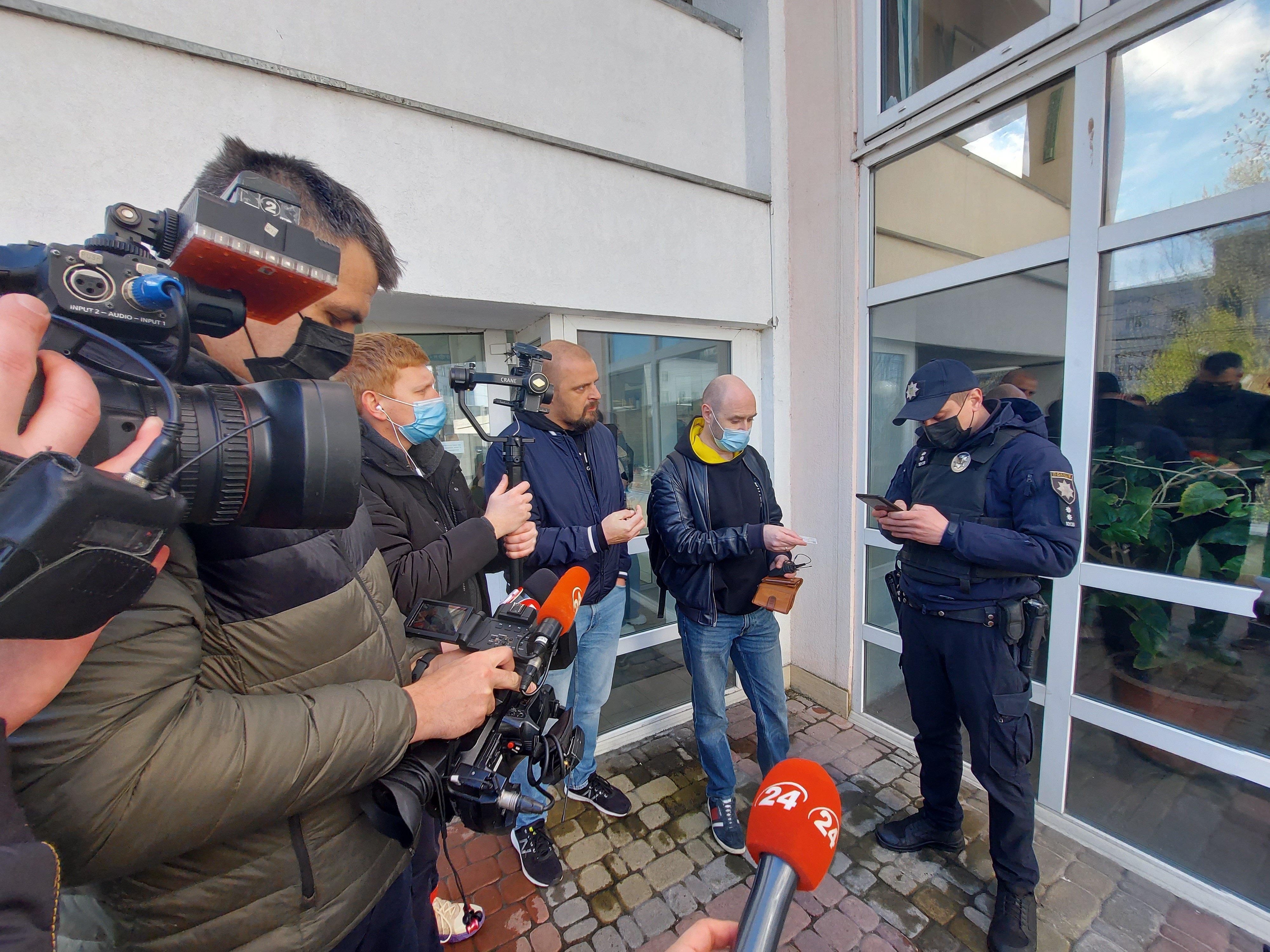 Громадська рада просить МОН зважати на порушення під час захисту Киви Громадська рада просить МОН зважати на порушення під час захисту Киви