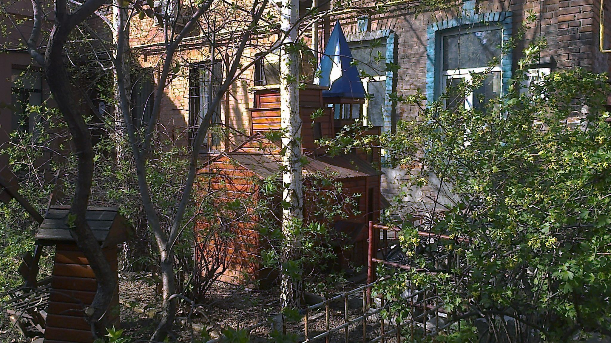 Маленькая церковь во дворе в Днепре: кто ее построил - фото Маленькая церковь во дворе в Днепре: кто ее построил - фото