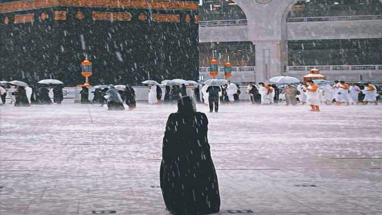 Саудовскую Аравию заливают сильные дожди: видео