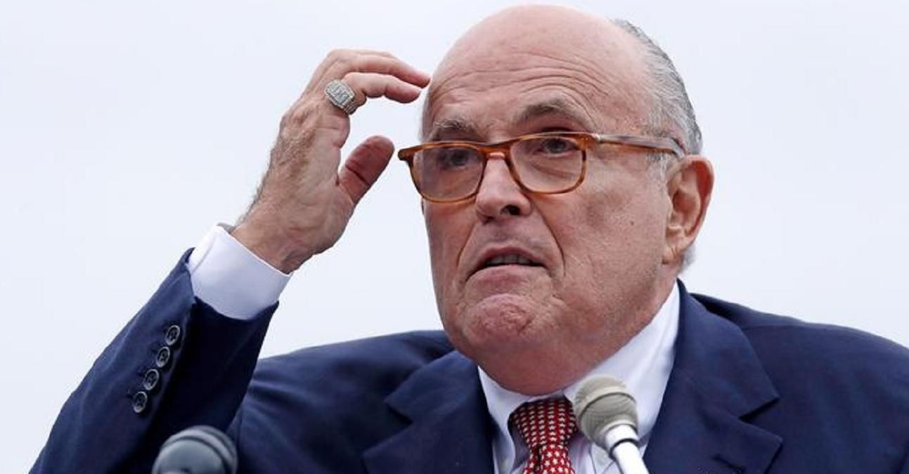 У Нью-Йорку обшукали квартиру та офіс адвоката Трампа У Нью-Йорку обшукали квартиру та офіс адвоката Трампа