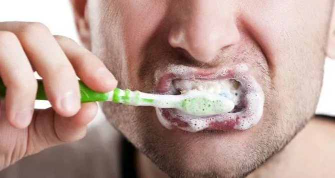 Почистьте зуби