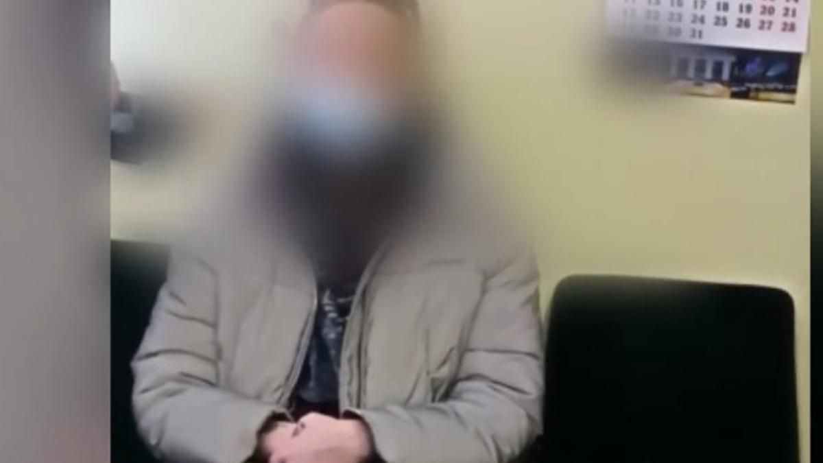 У Києві впіймали тих, хто курив у метро під час локдауну У Києві впіймали тих, хто курив у метро під час локдауну