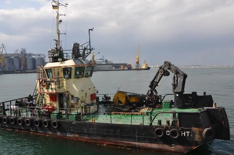 Повторна зачистка дна Чорного моря пляж Дельфін танкер DELFI
