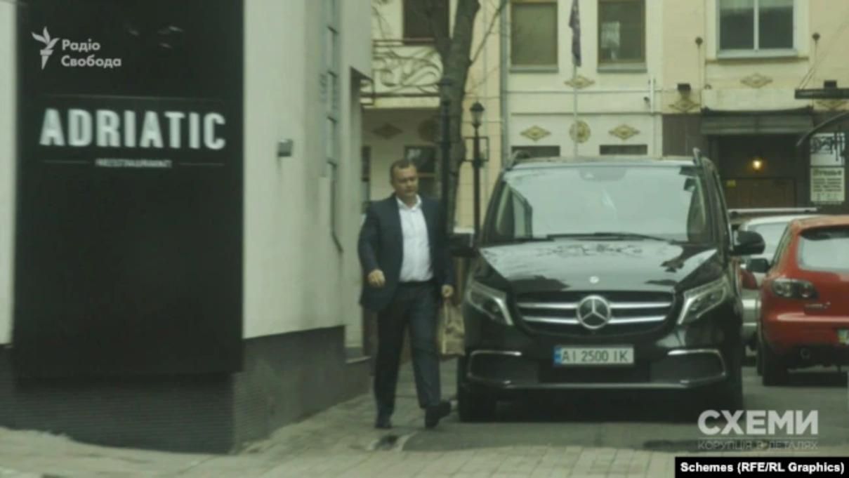 Глава бюджетного комитета Аристов во время локдауна ходил в ресторан Глава бюджетного комитета Аристов во время локдауна ходил в ресторан