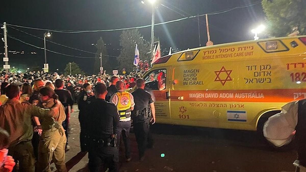 В Израиле обрушилась трибуна: погибло около 40 человек - фото 18+