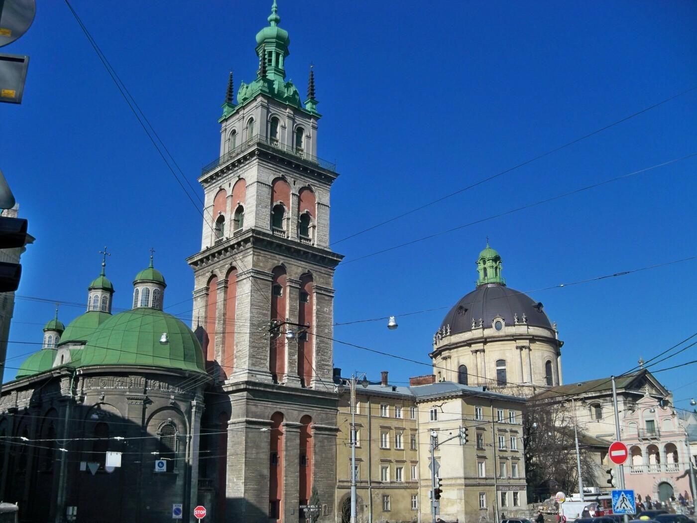 До храму або онлайн: розклад Великодніх Богослужінь у Львові