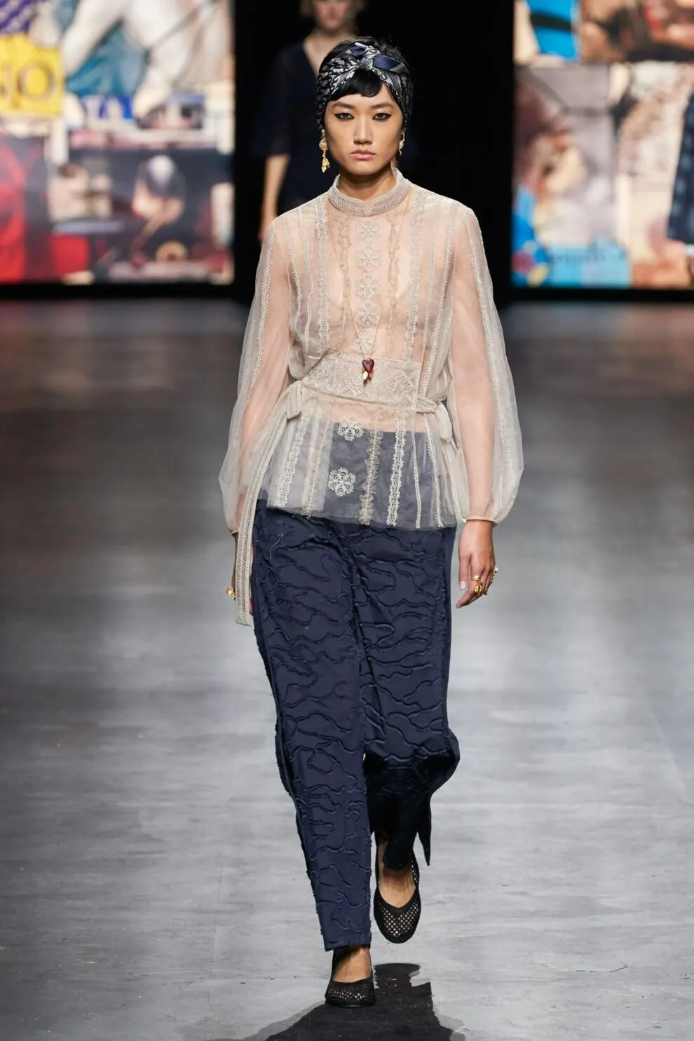 Стильні блузи цієї весни Стильні блузи цієї весни