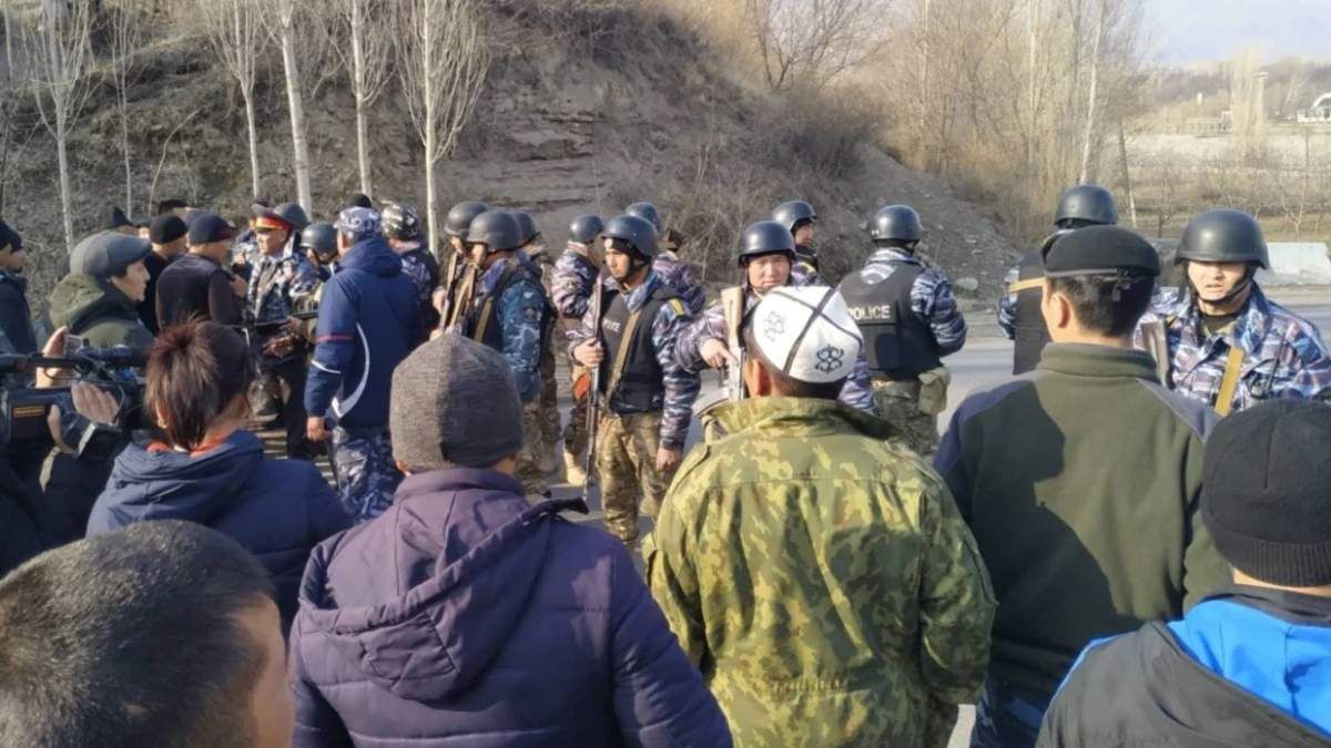 Количество жертв на границе Кыргызстана и Таджикистана возросло до 31