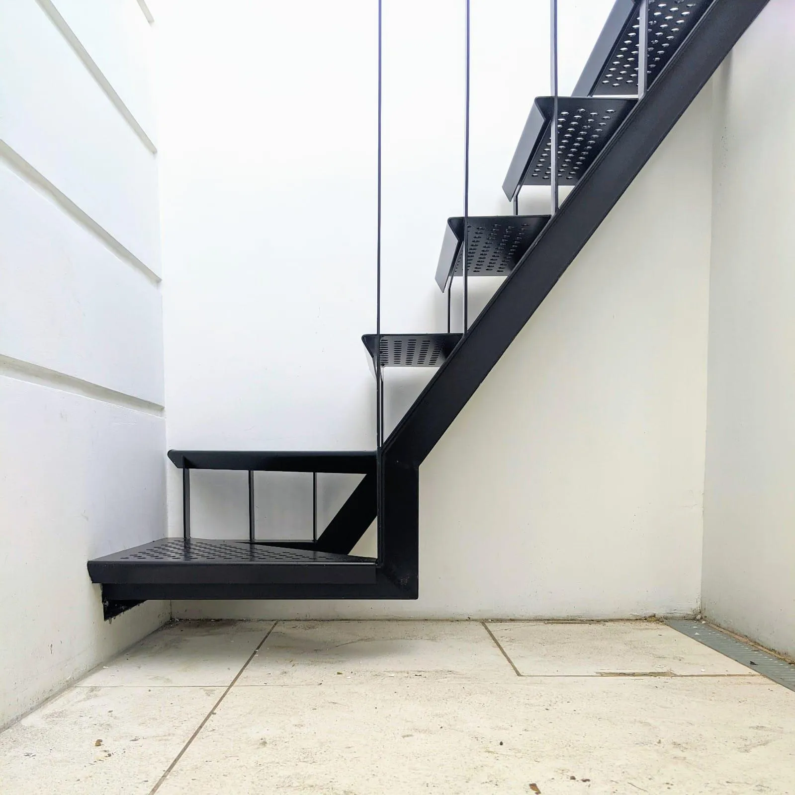 будинок над скелею будинок над скелею