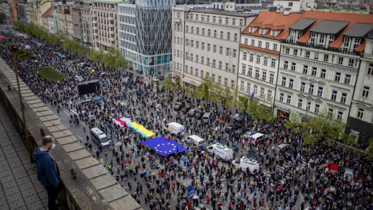 В Чехии 30 апреля 2021 состоялась масштабная антироссийская акция В Чехии 30 апреля 2021 состоялась масштабная антироссийская акция