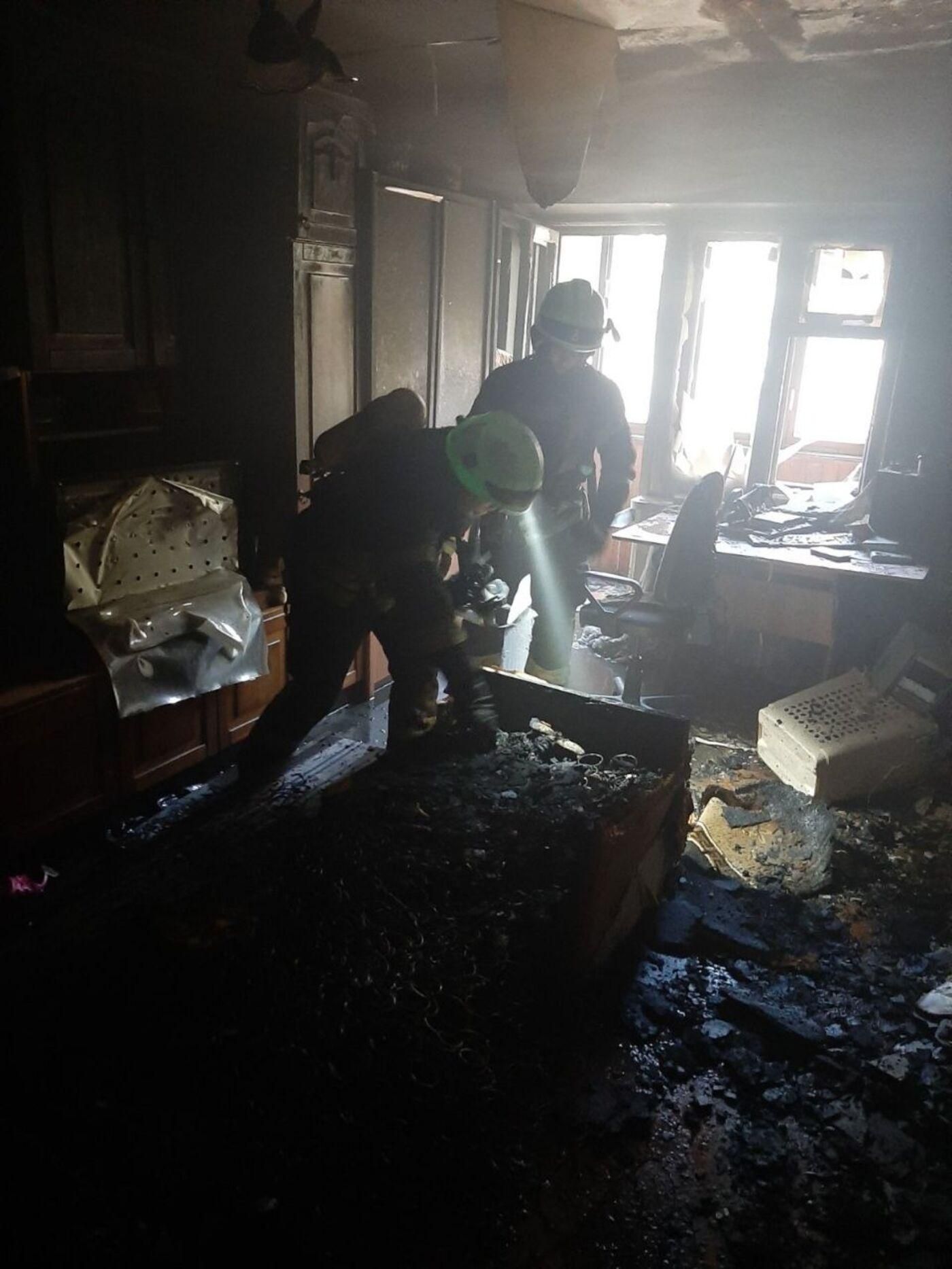 В Киеве во время пожара спасли мужчину и женщину В Киеве во время пожара спасли мужчину и женщину