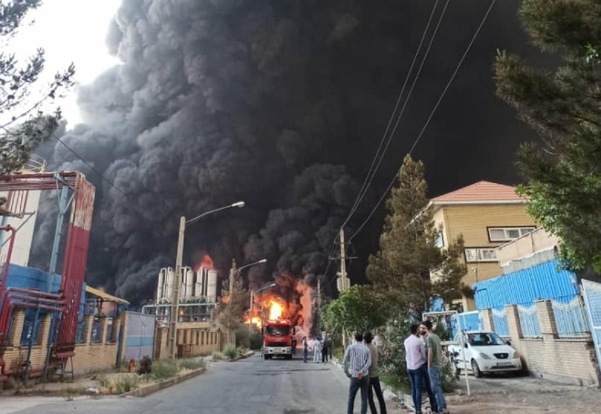 Потужний вибух прогримів на хімічному заводі в Ірані