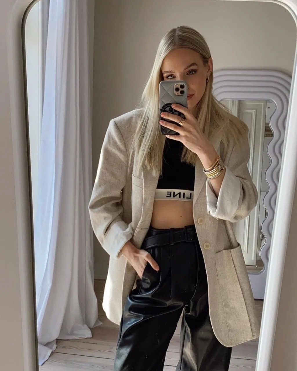 Стильний аутфіт Леоні Ганне Стильний аутфіт Леоні Ганне