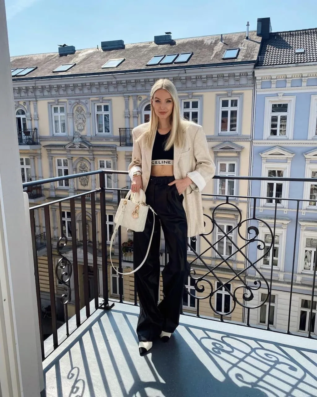 Стильний аутфіт Леоні Ганне Стильний аутфіт Леоні Ганне