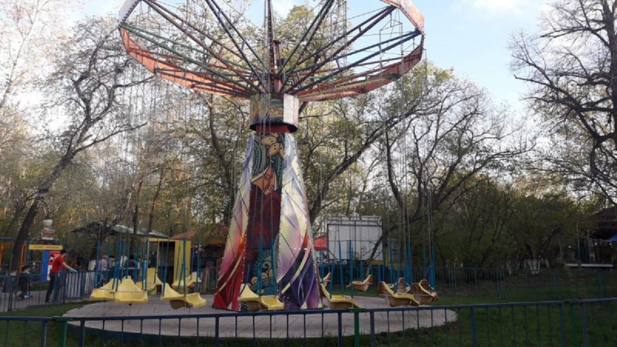 В Казахстане дети слетели с аттракциона: не менее 8 пострадавших В Казахстане дети слетели с аттракциона: не менее 8 пострадавших